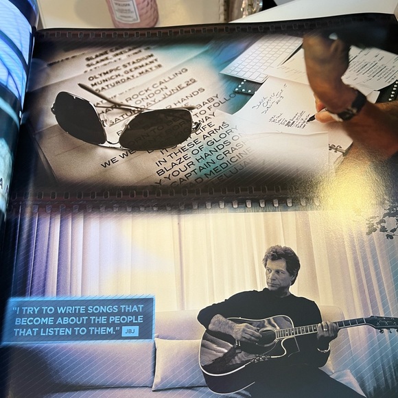 🎸2013 Original Bon Jovi “Because We Can” Concert Tour Program.🎸 - Picture 4 of 11